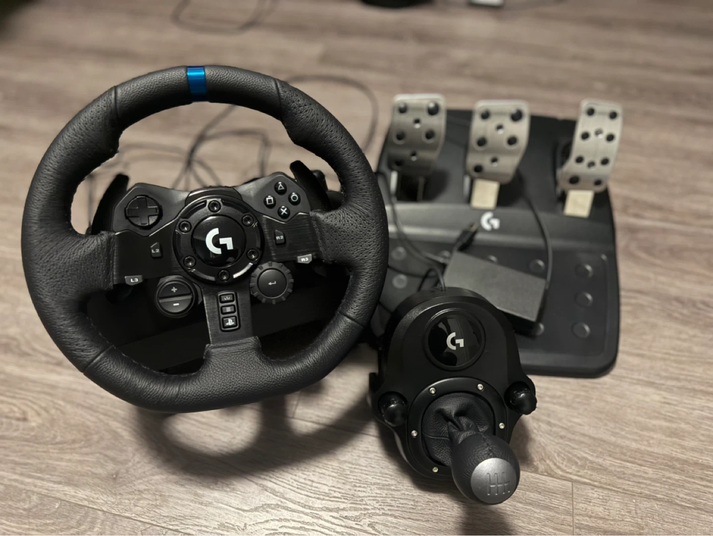 Logitech G923 Racing Wheel, Pedals and Shifter