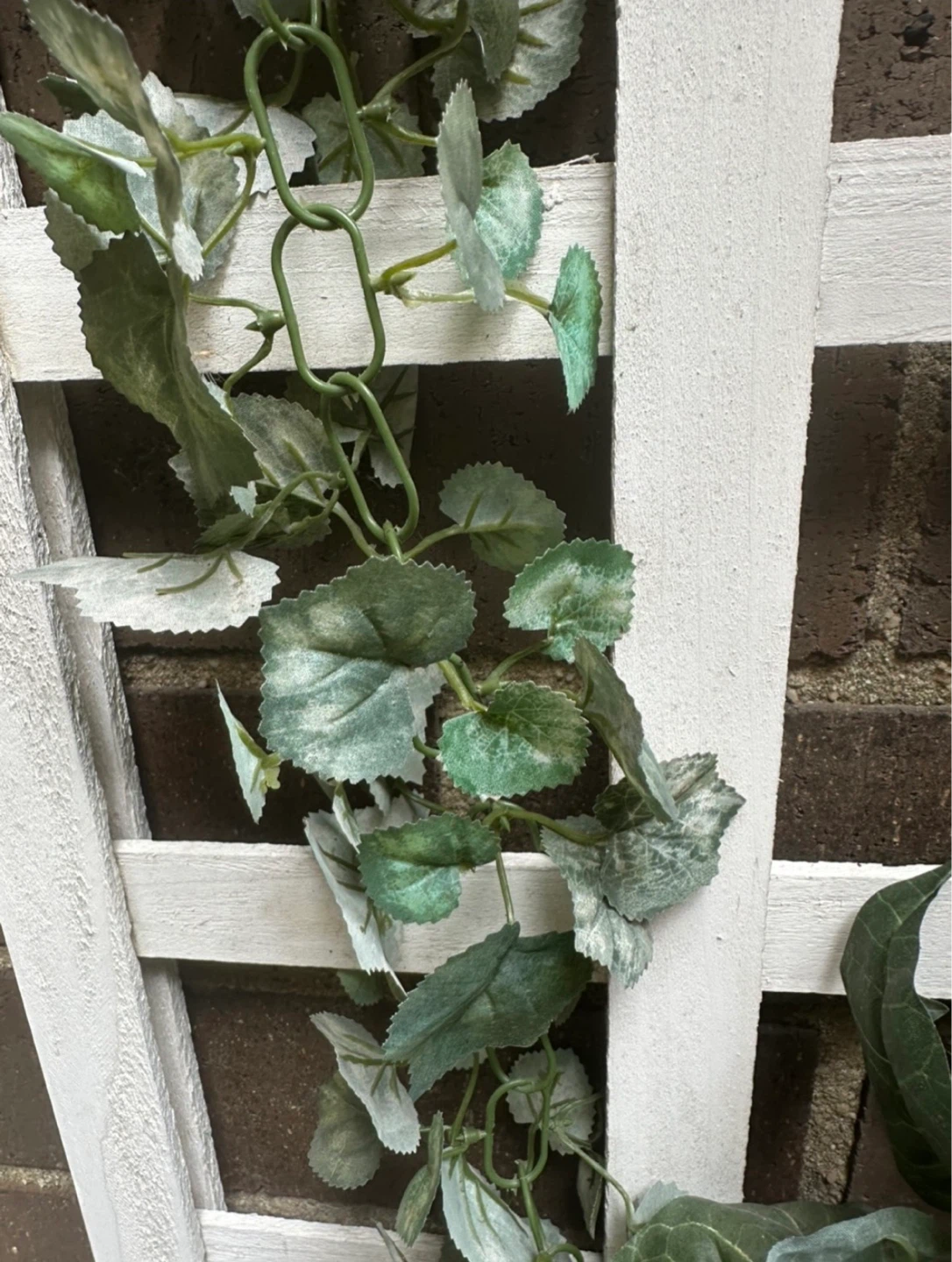 Three Artificial vines (trellis is not included) - photo 3