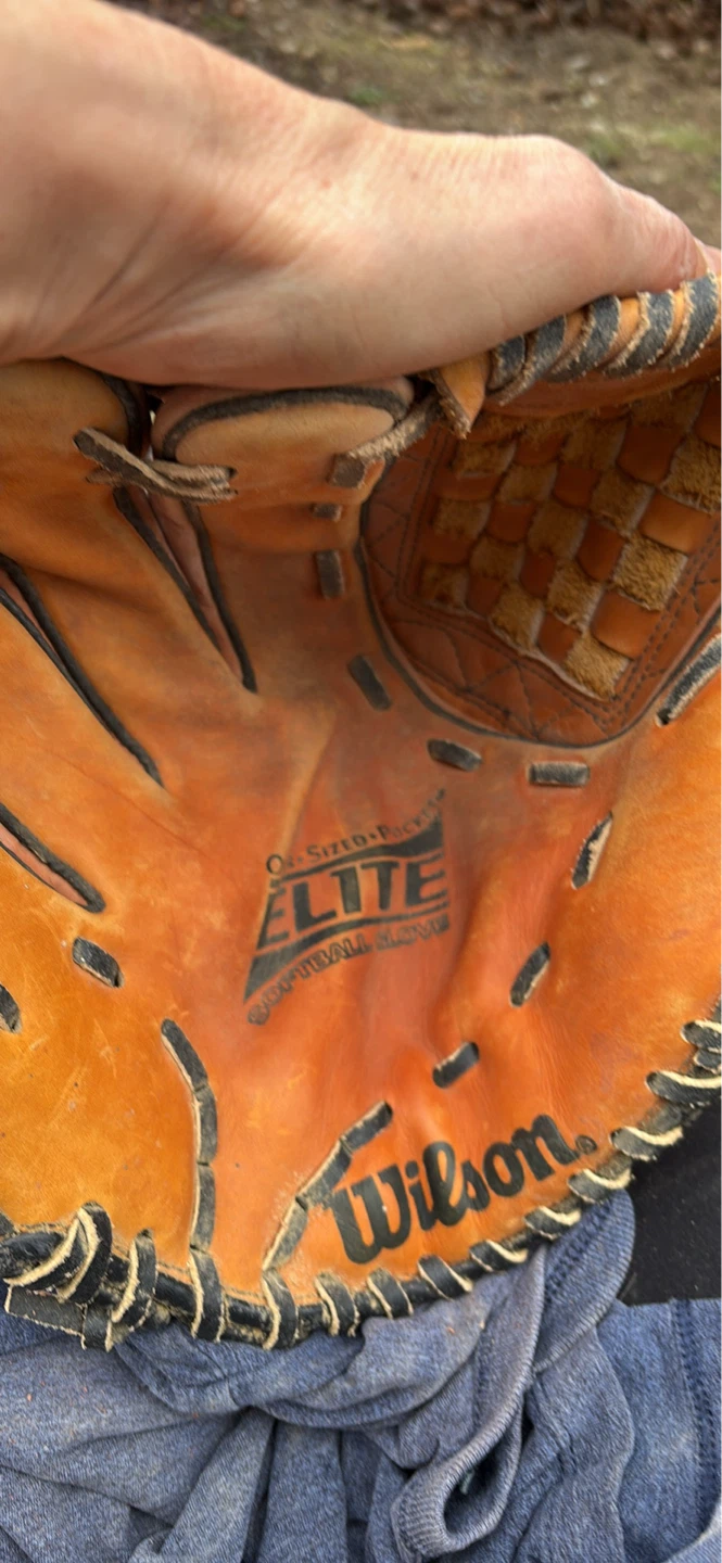 Wilson Elite 13" Soft Baseball Glove - photo 3