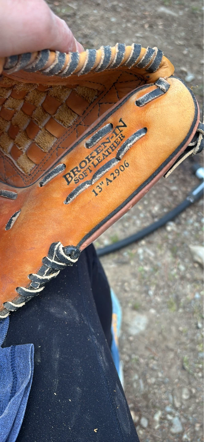 Wilson Elite 13" Soft Baseball Glove - photo 2