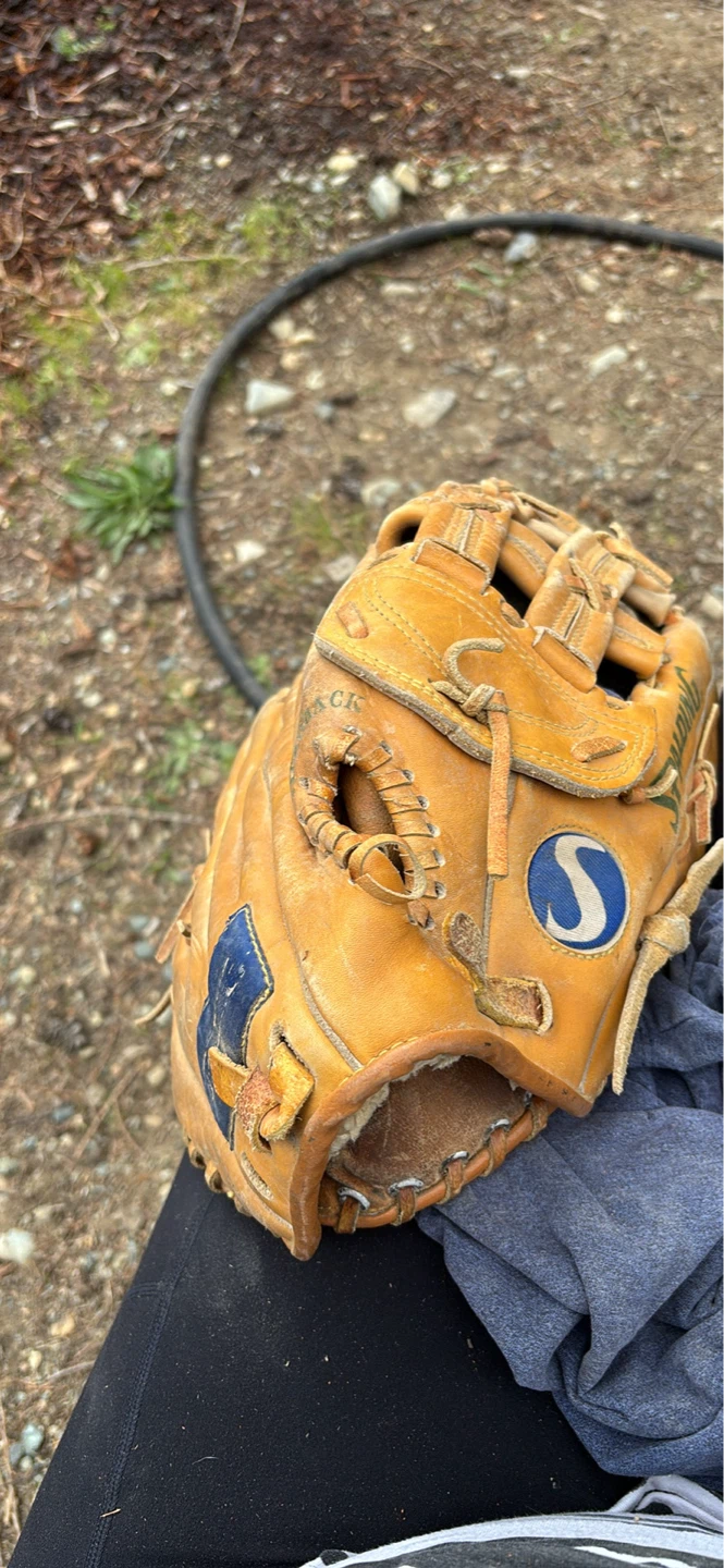 Spalding Baseball Glove