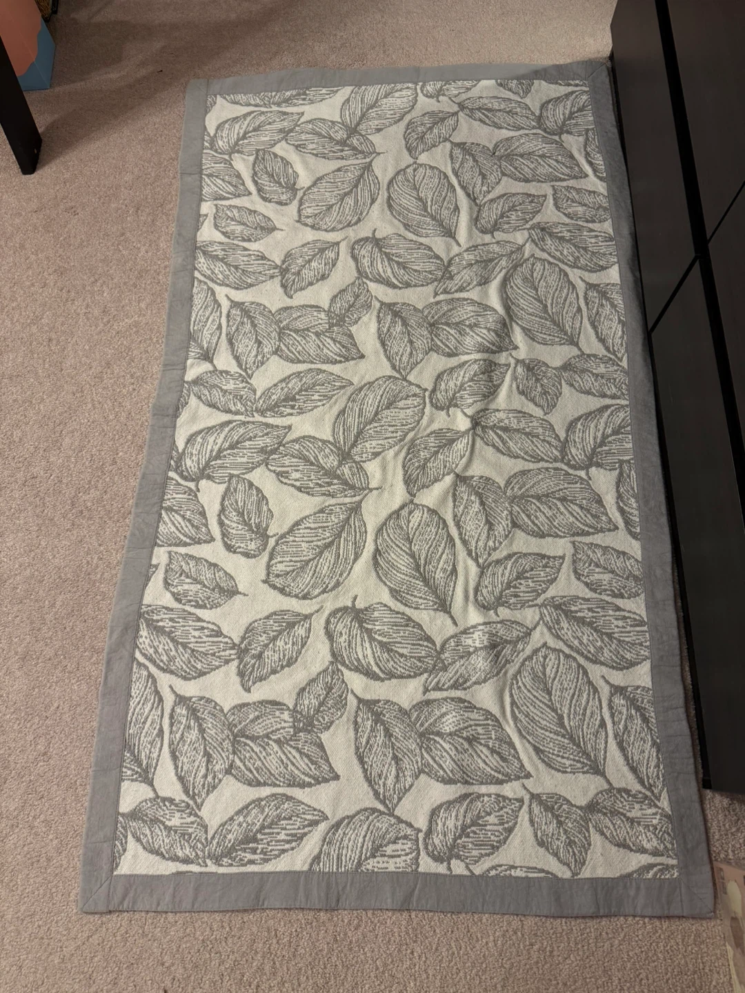Double sided Leaf Pattern Rug