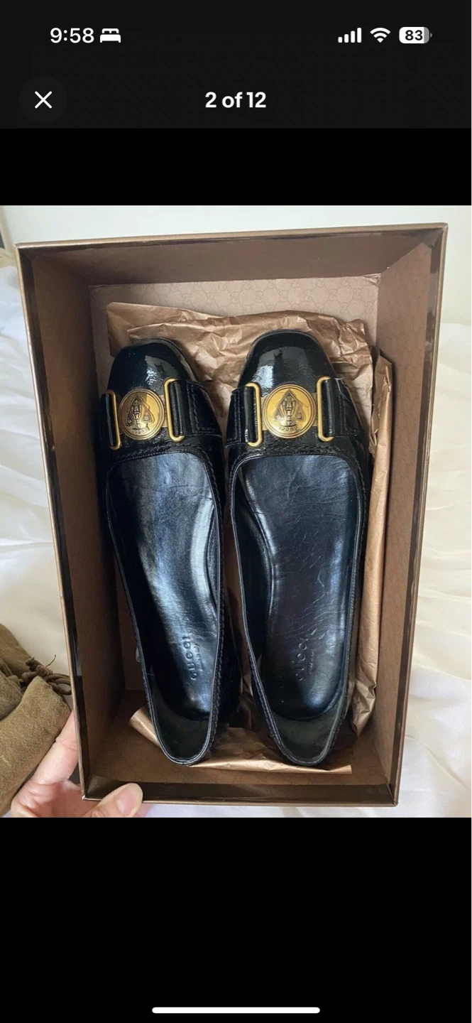 GUCCI 7.5B FLATS Brass Logo Buckle Patent Leather Round-Toe - photo 3