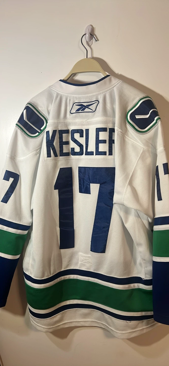 Vintage  Canucks Ryan Kesler #17 Reebok Hockey Jersey size 50 - photo 2