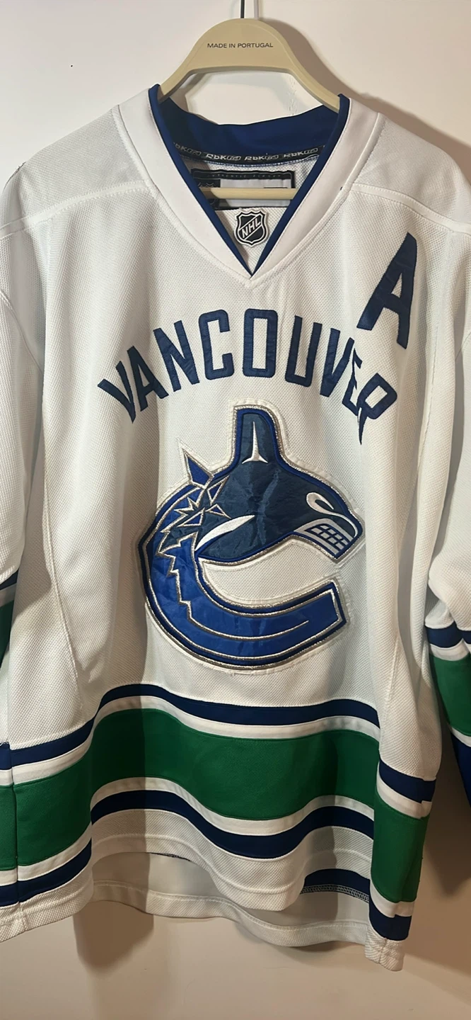 Vintage  Canucks Ryan Kesler #17 Reebok Hockey Jersey size 50