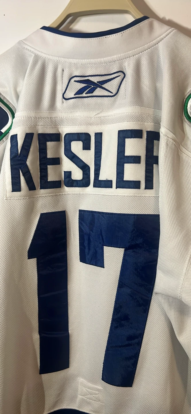 Vintage  Canucks Ryan Kesler #17 Reebok Hockey Jersey size 50 - photo 5