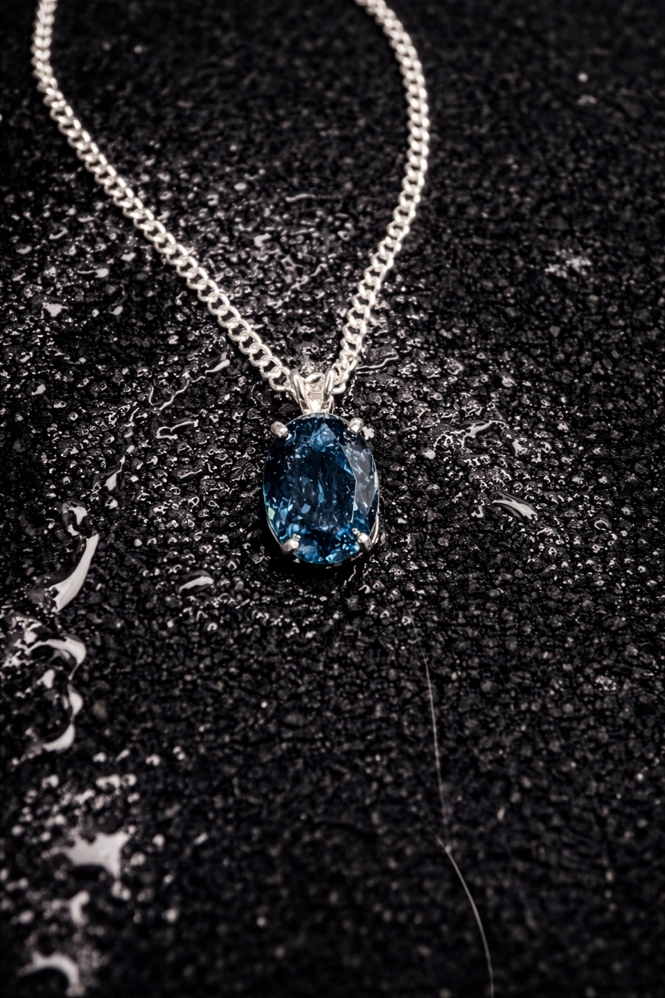 Sterling Silver London Blue Topaz Pendanr