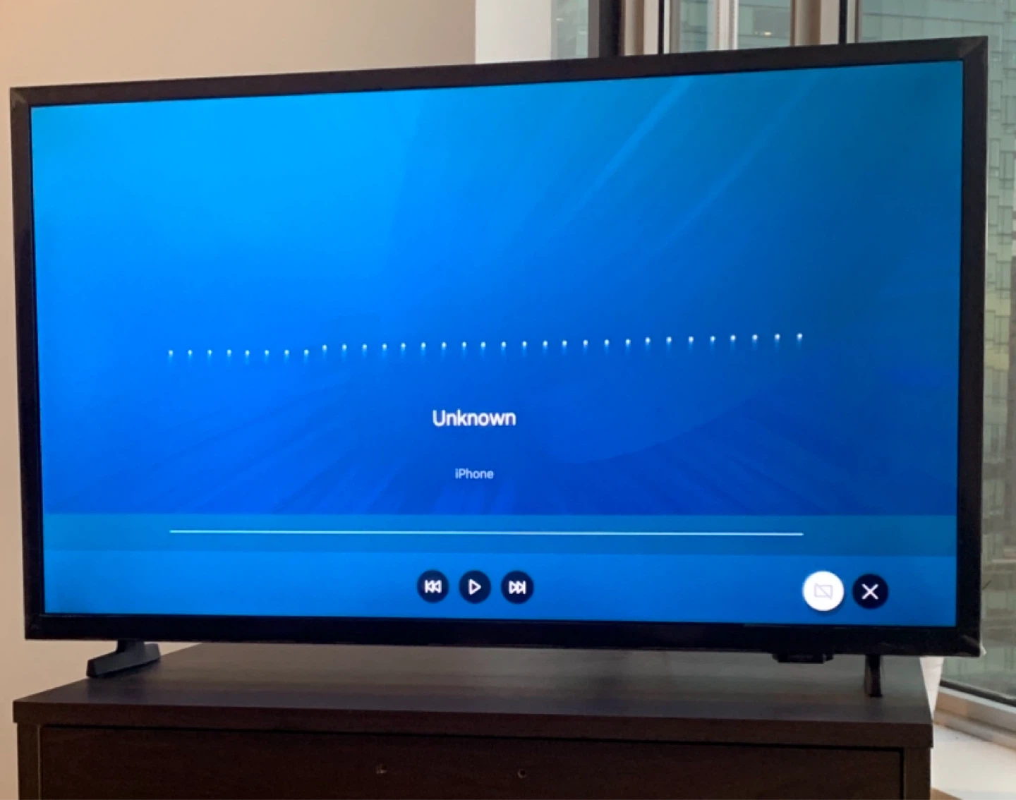 📺 Samsung 32" Smart TV - For Parts/Repair (Cracked Screen)