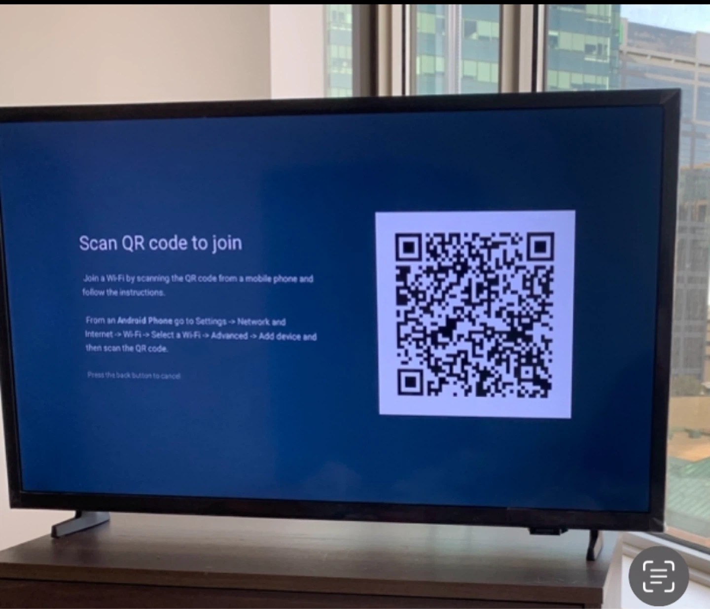 📺 Samsung 32" Smart TV - For Parts/Repair (Cracked Screen) - photo 3