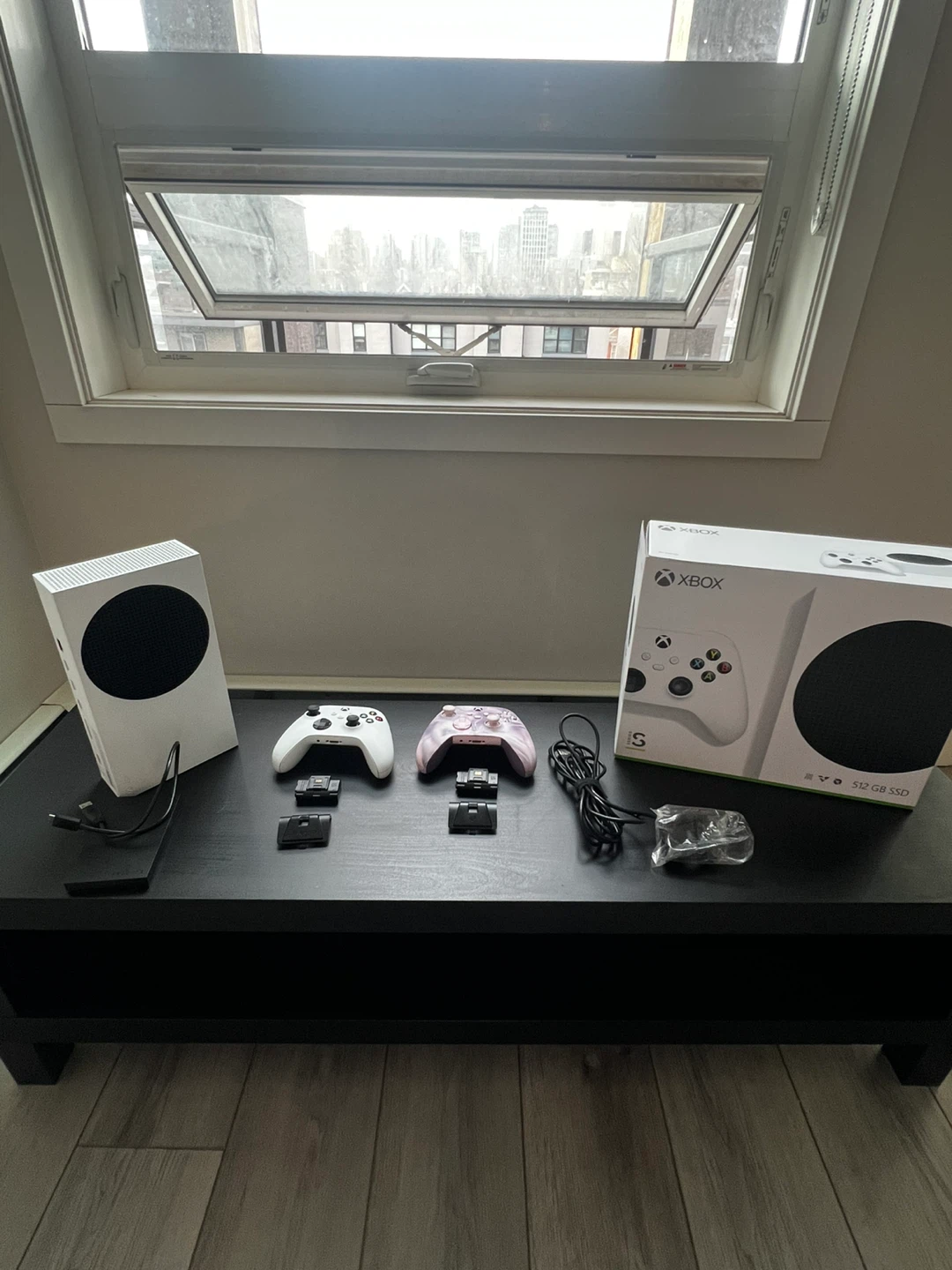 Xbox Series S Bundle 1.5TB Storage 2 Controllers + Battery Kits
