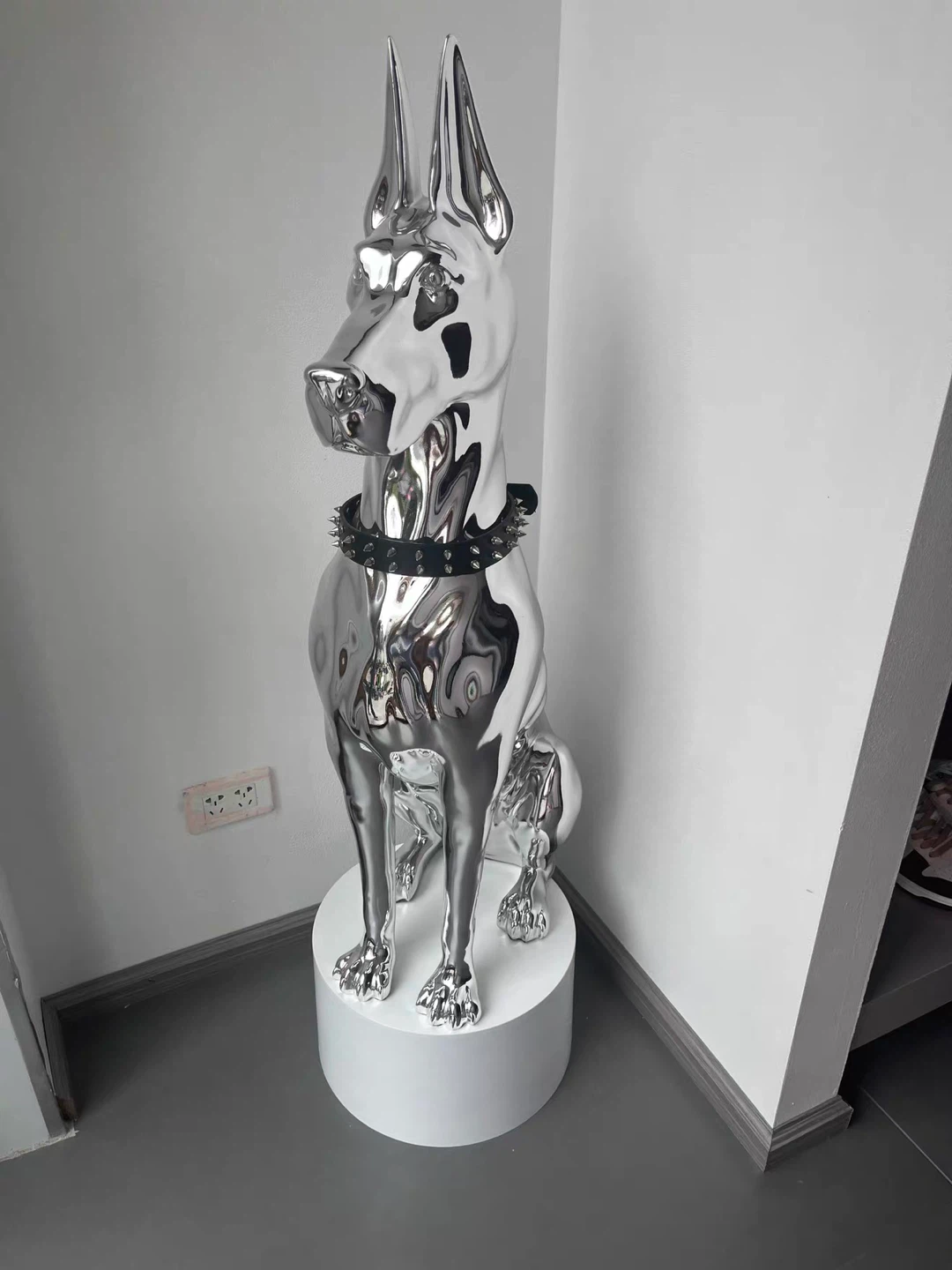 Modern Dog Statue (From Tech Office) – 29.5"