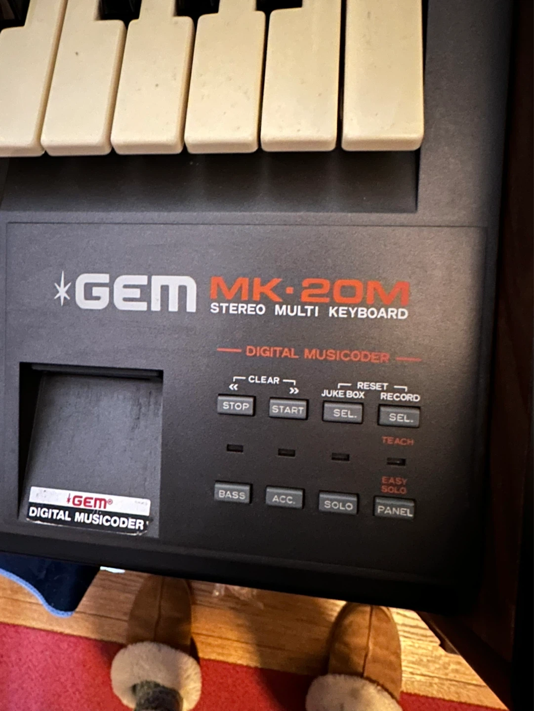 Vintage GEM MK-20M Organ – Fully Working w/ Bench & Pedals - photo 3