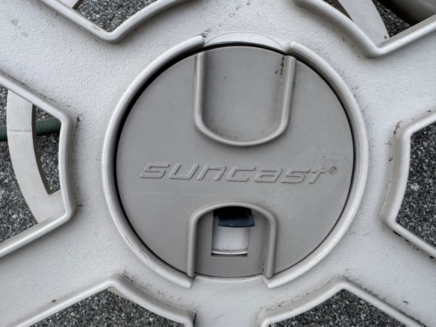 Suncast Garden Hose Reel - photo 2