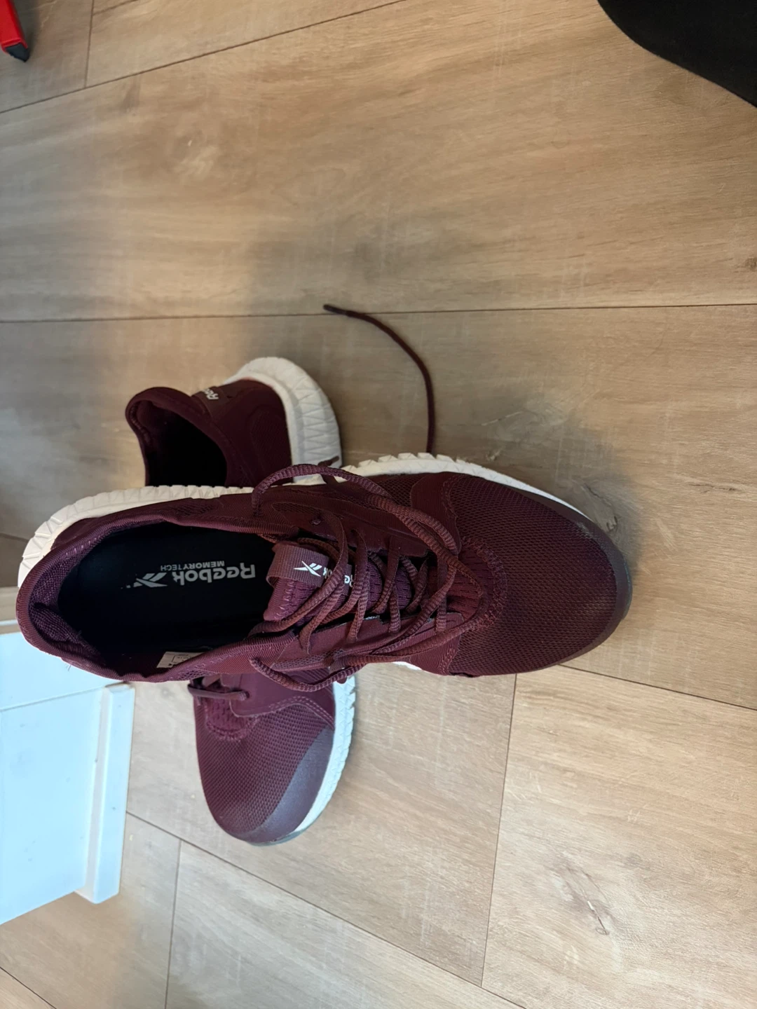 Reebok Burgundy Flexagon Memory Tech Sneakers - photo 3