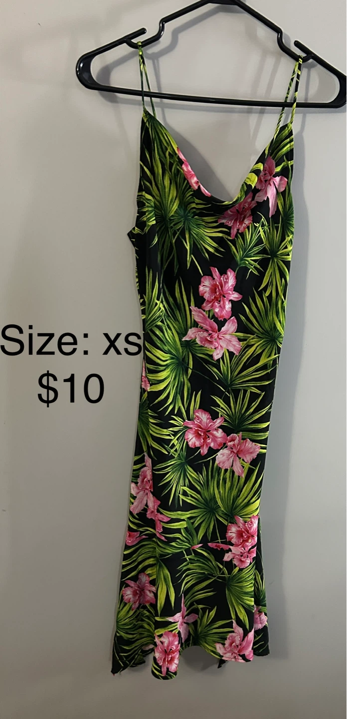 Women’s dresses - photo 2