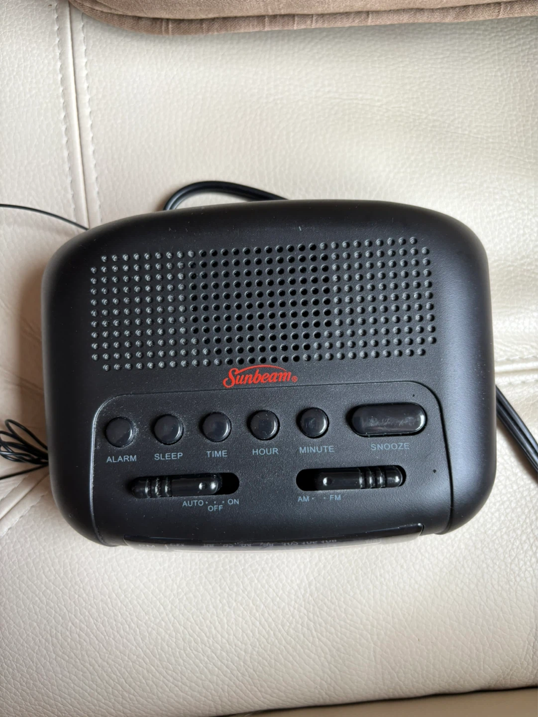 Sunbeam AM/FM Alarm Clock Radio - photo 3