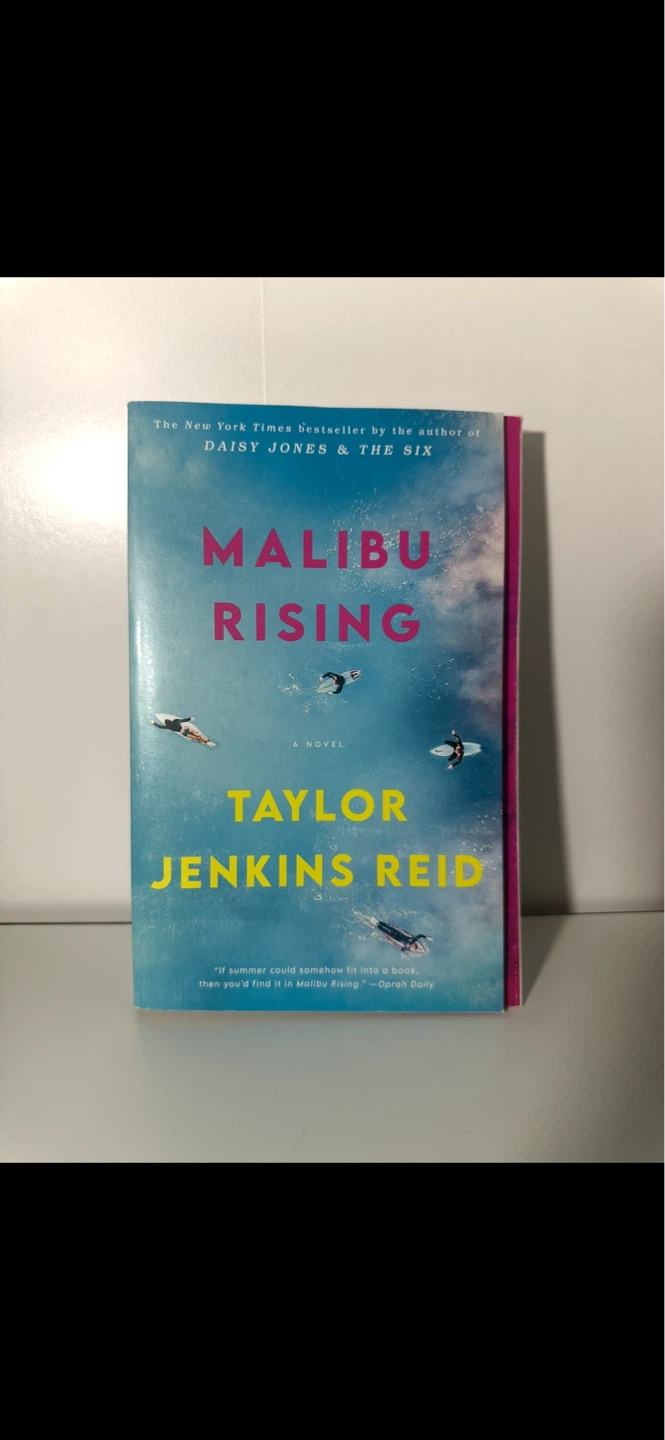 Malibu Rising by Taylor Jenkins Reid