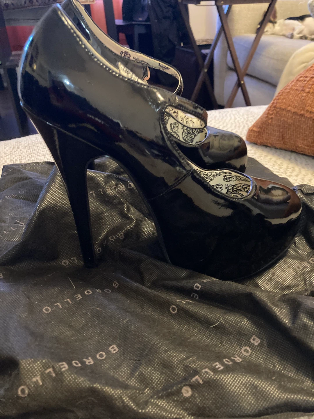 Bordello Teeze Size 6