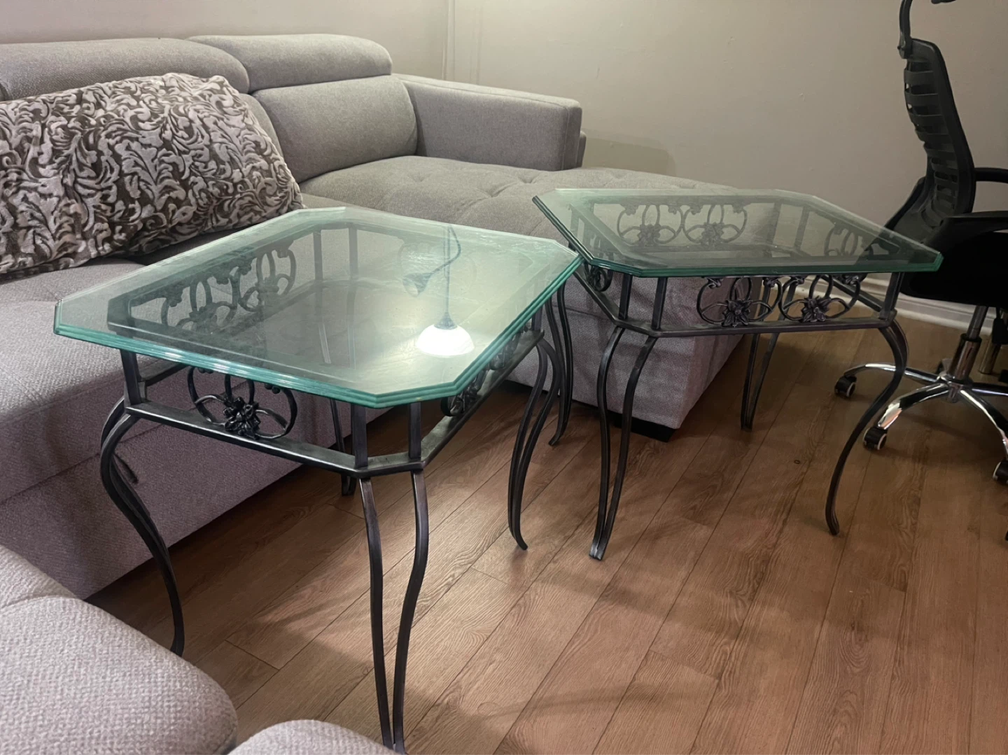 Set of 2 Glass Top End Tables - photo 3