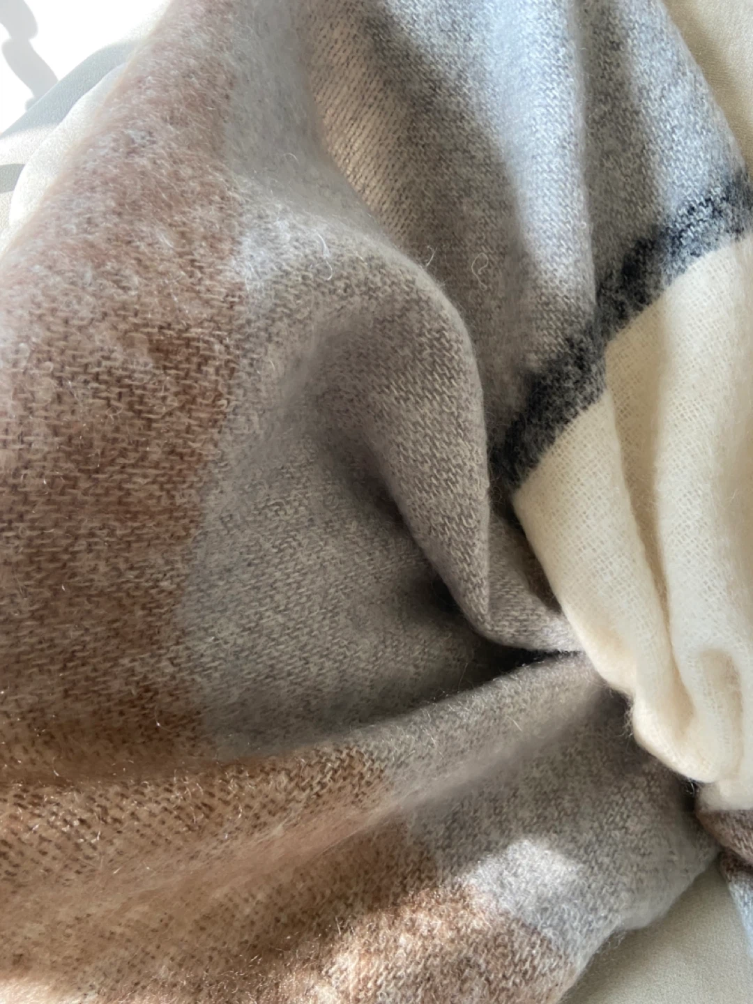 Cushendale mohair blend throw - photo 3