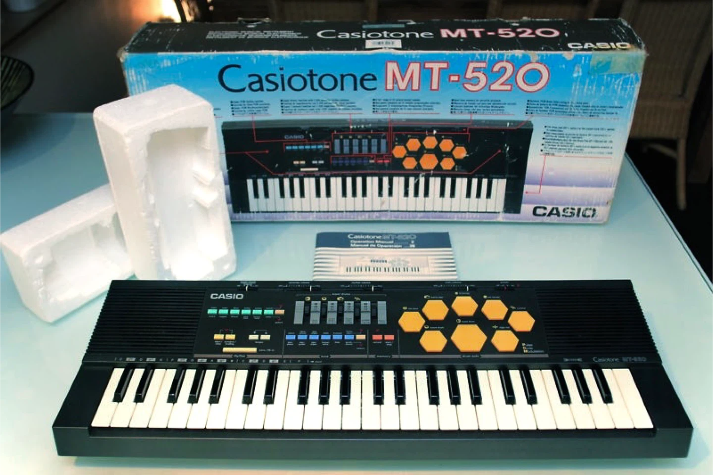 *LNIB* Vintage Casio MT-520 Synthesizer w Drum Machine and Stand