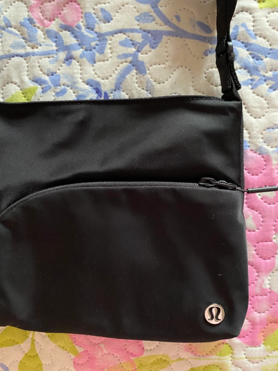 Lululemon Black Crossbody Bag - photo 3