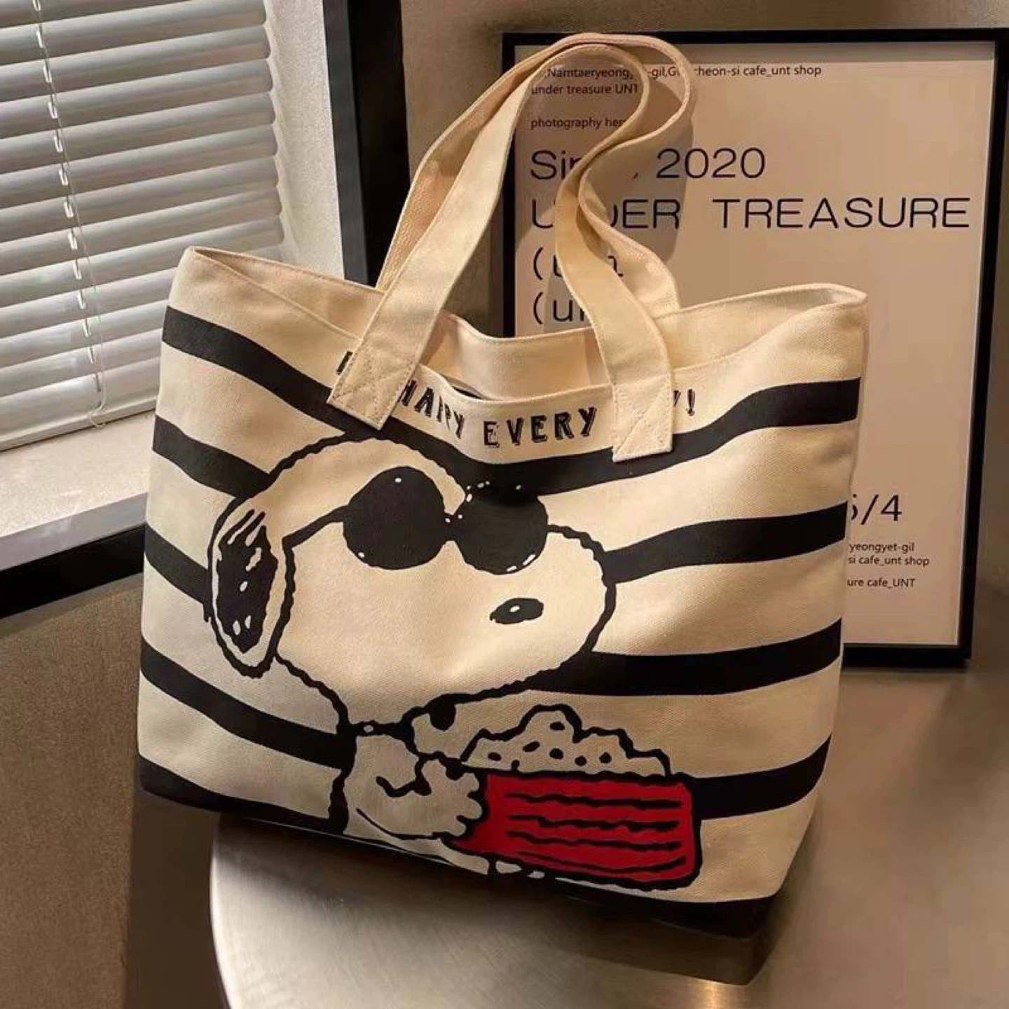 Peanuts Snoopy Tote Bag