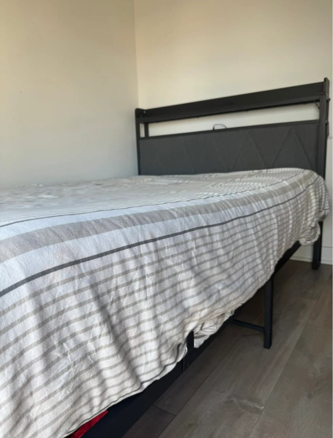 MOVE OUT SALE - NEED GONE TODAY - 10-inch Mattress (Double Bed) - photo 4