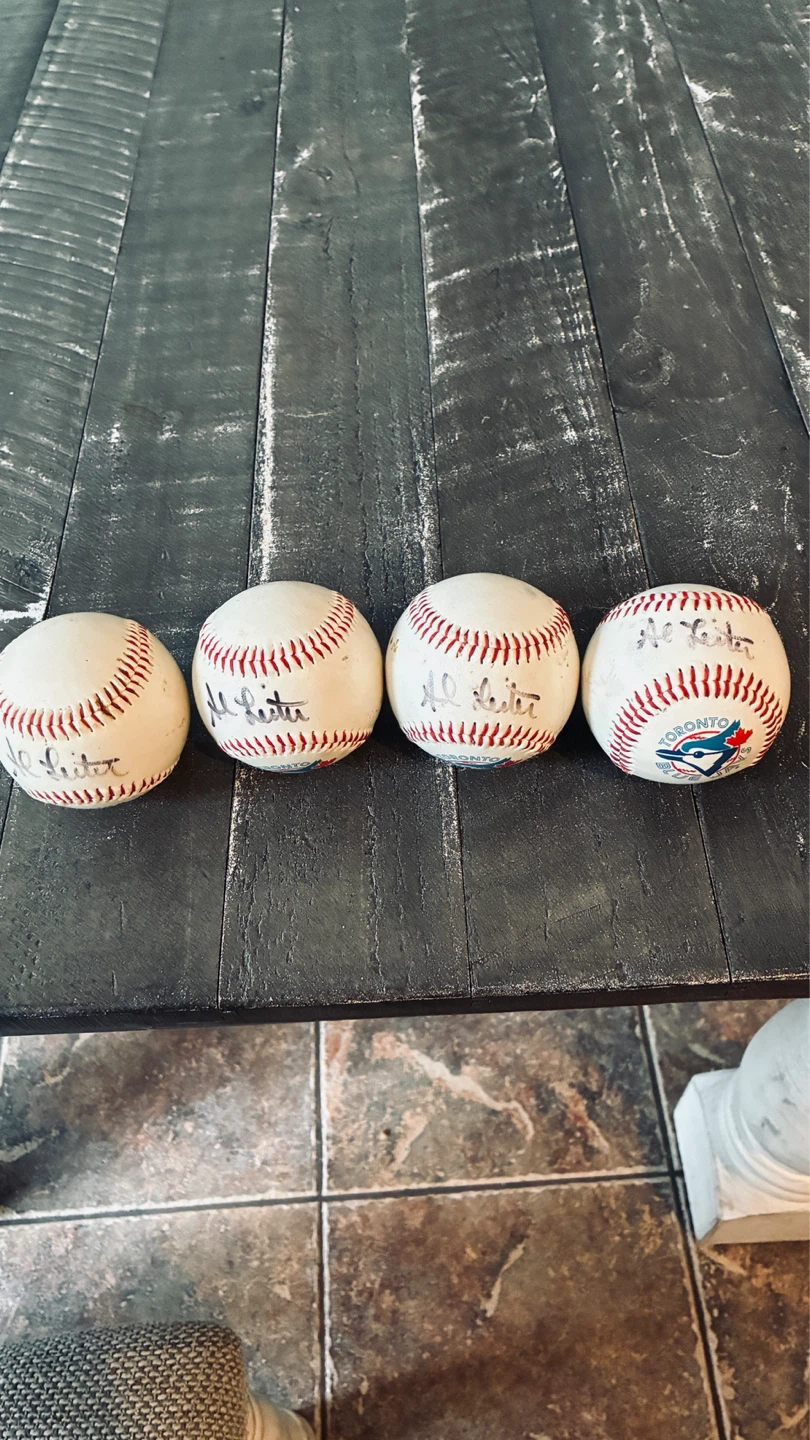 4 autographed  Blue Jays “Al Leiter” baseballs