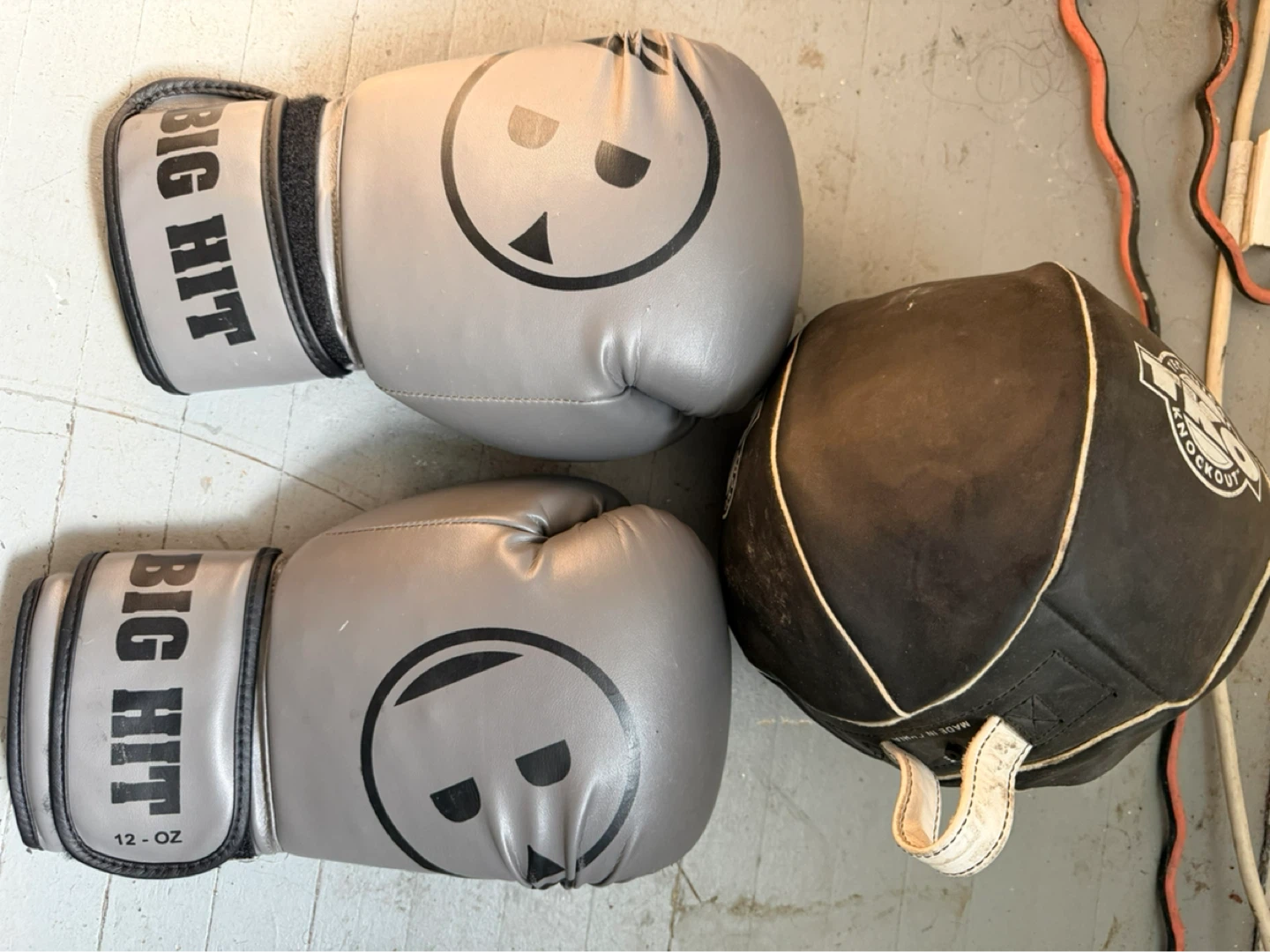 BIG HIT 12 oz Boxing Gloves and Speed Bag