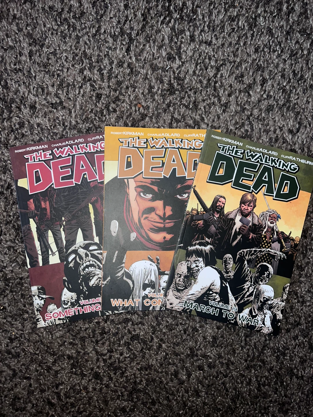The Walking Dead Comic Books lot volume 17,18,19