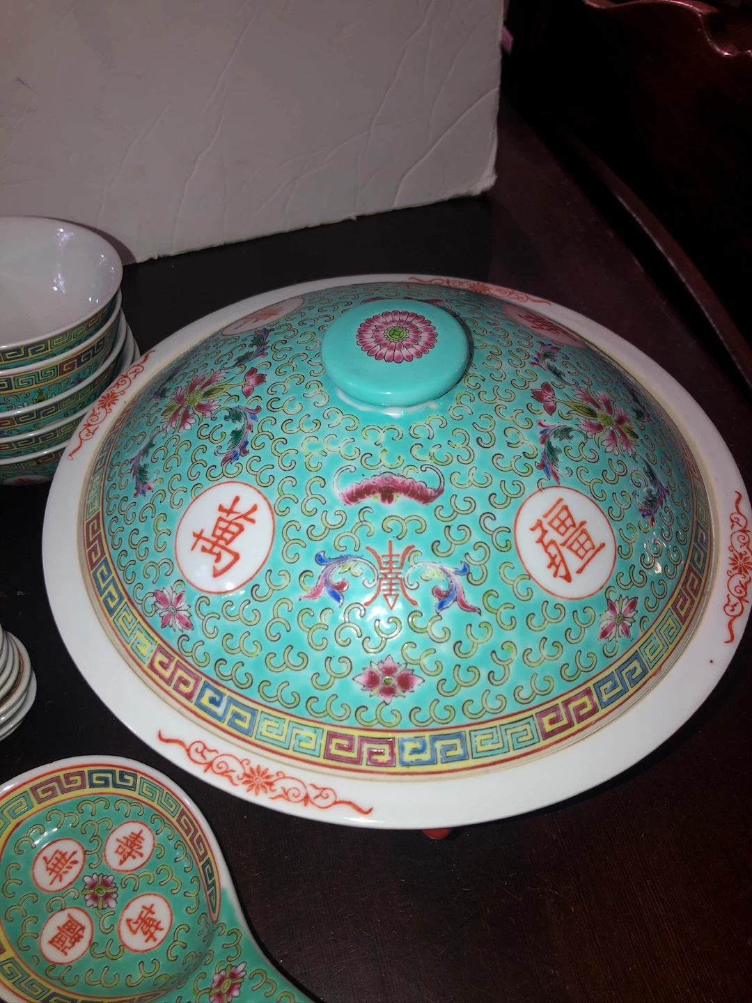 Chinoiserie Famille Rose Min Shou Porcelain Soup Serving Set. - photo 4