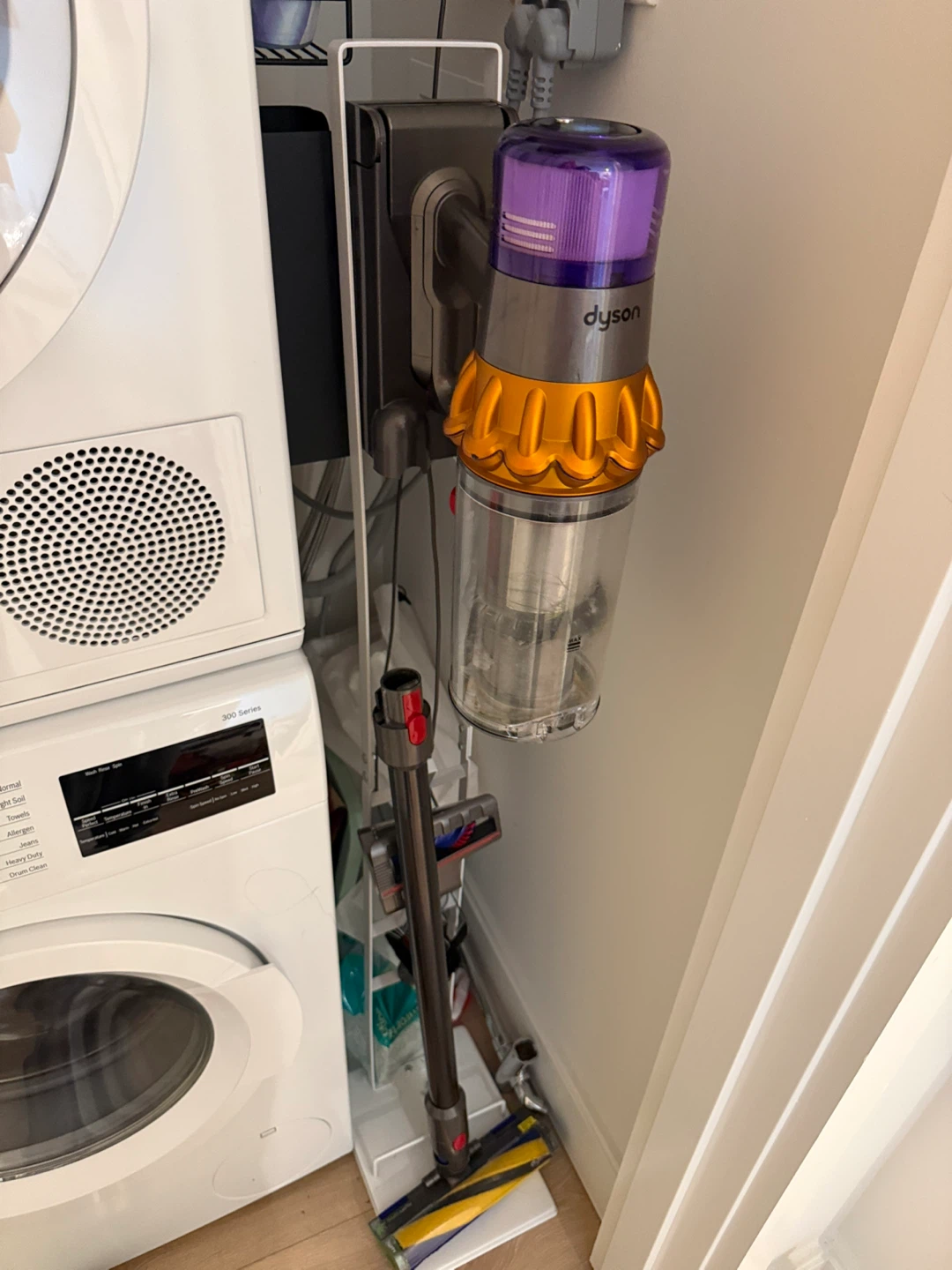 White Floor Stand Holder for Cordless Vacuum Cleaner - photo 4