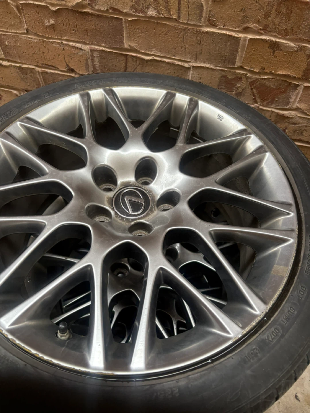 Set of 4 Lexus Winter Tires and Rims 225/45R18
