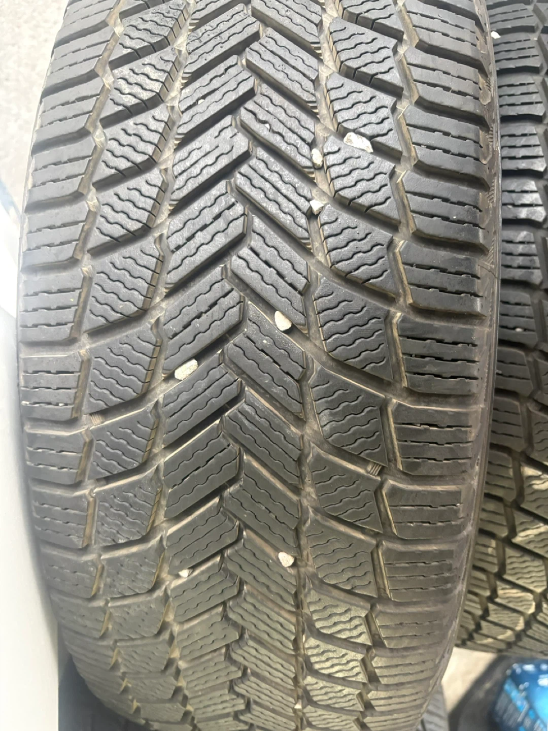 Michelin X-Ice Snow Tires 235/55R19 - photo 2