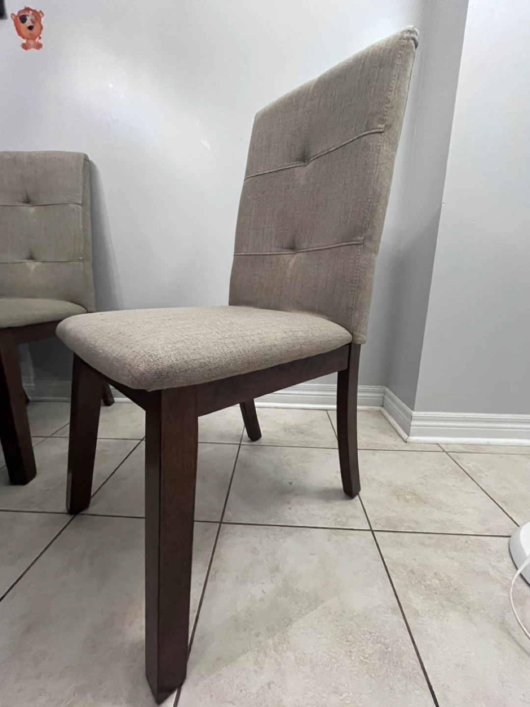Dining Table with 6 cushioned Chairs Set