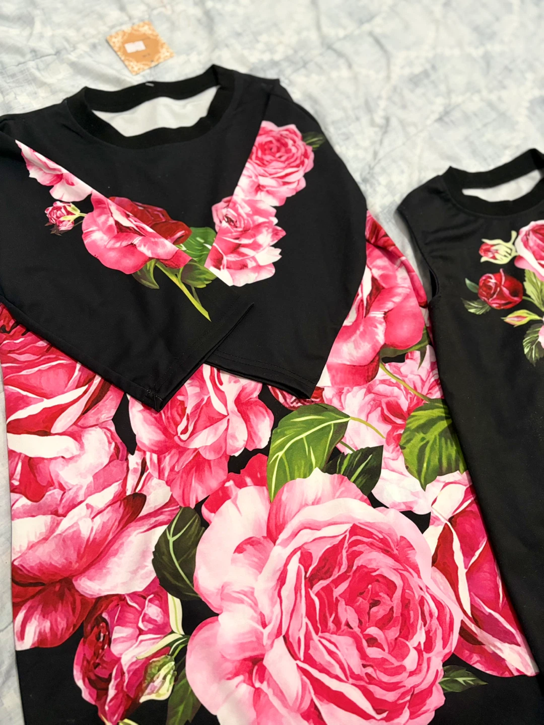 Mother and Daughter Black Floral Print Dresses - photo 2