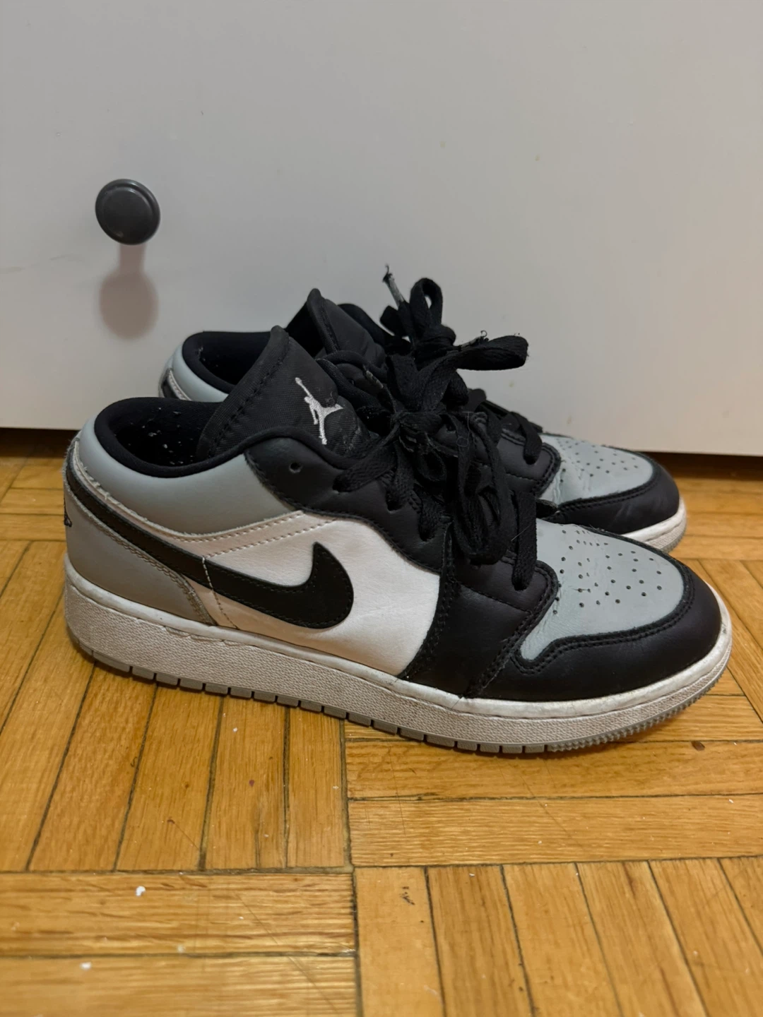 Air Jordan 1 Low Youth 'Shadow Toe' Size 5.5Y