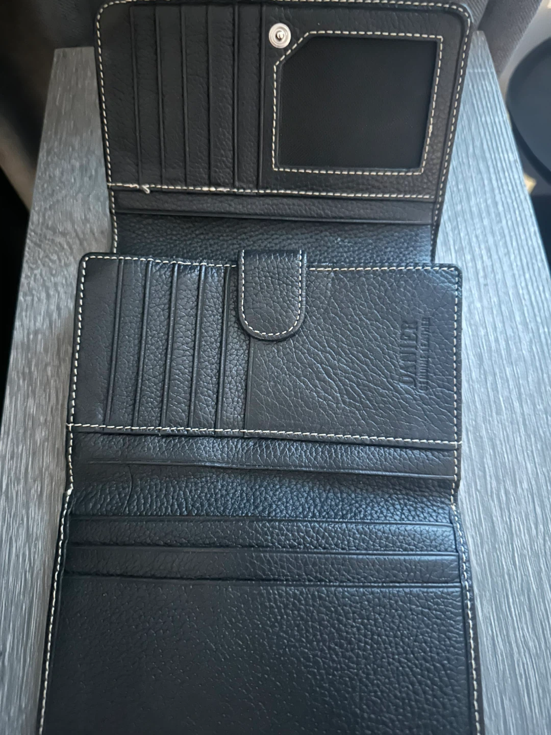 *EUC-like new!* Danier Black Leather Wallet - photo 2