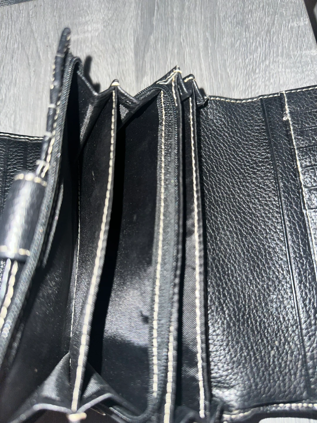 *EUC-like new!* Danier Black Leather Wallet - photo 5