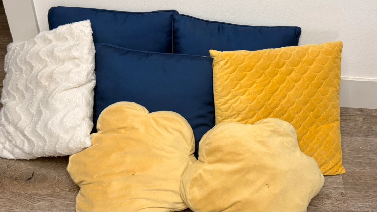 decorative throw pillows