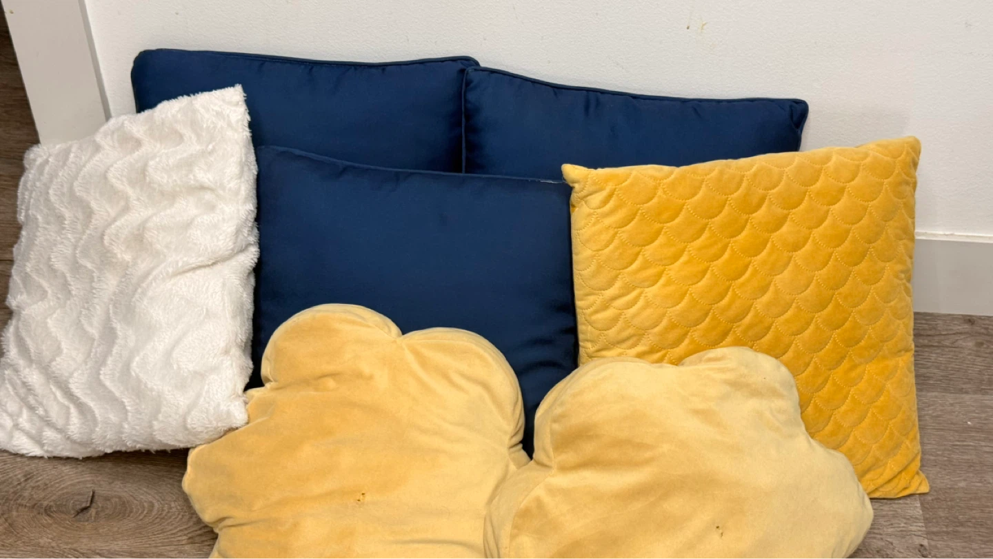 decorative throw pillows - photo 2