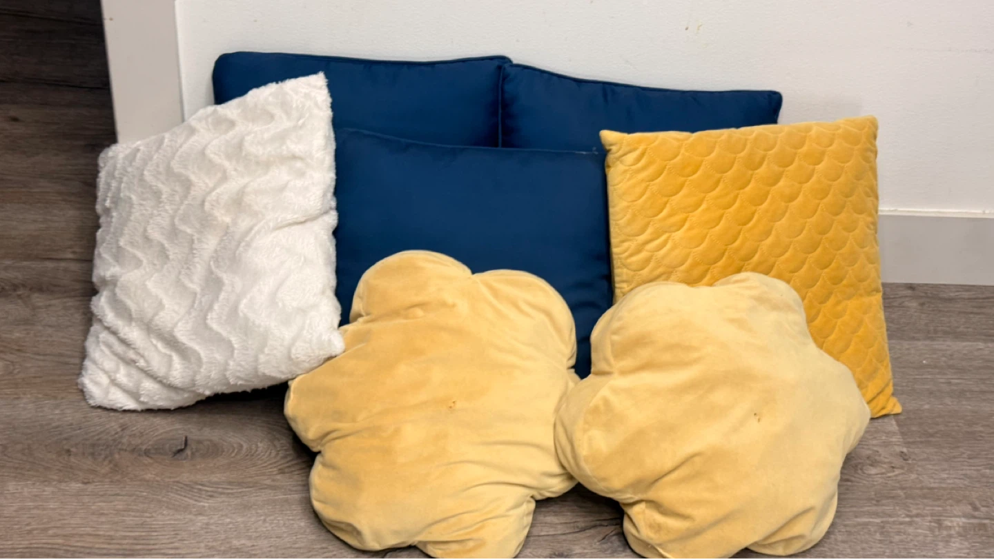 decorative throw pillows - photo 3
