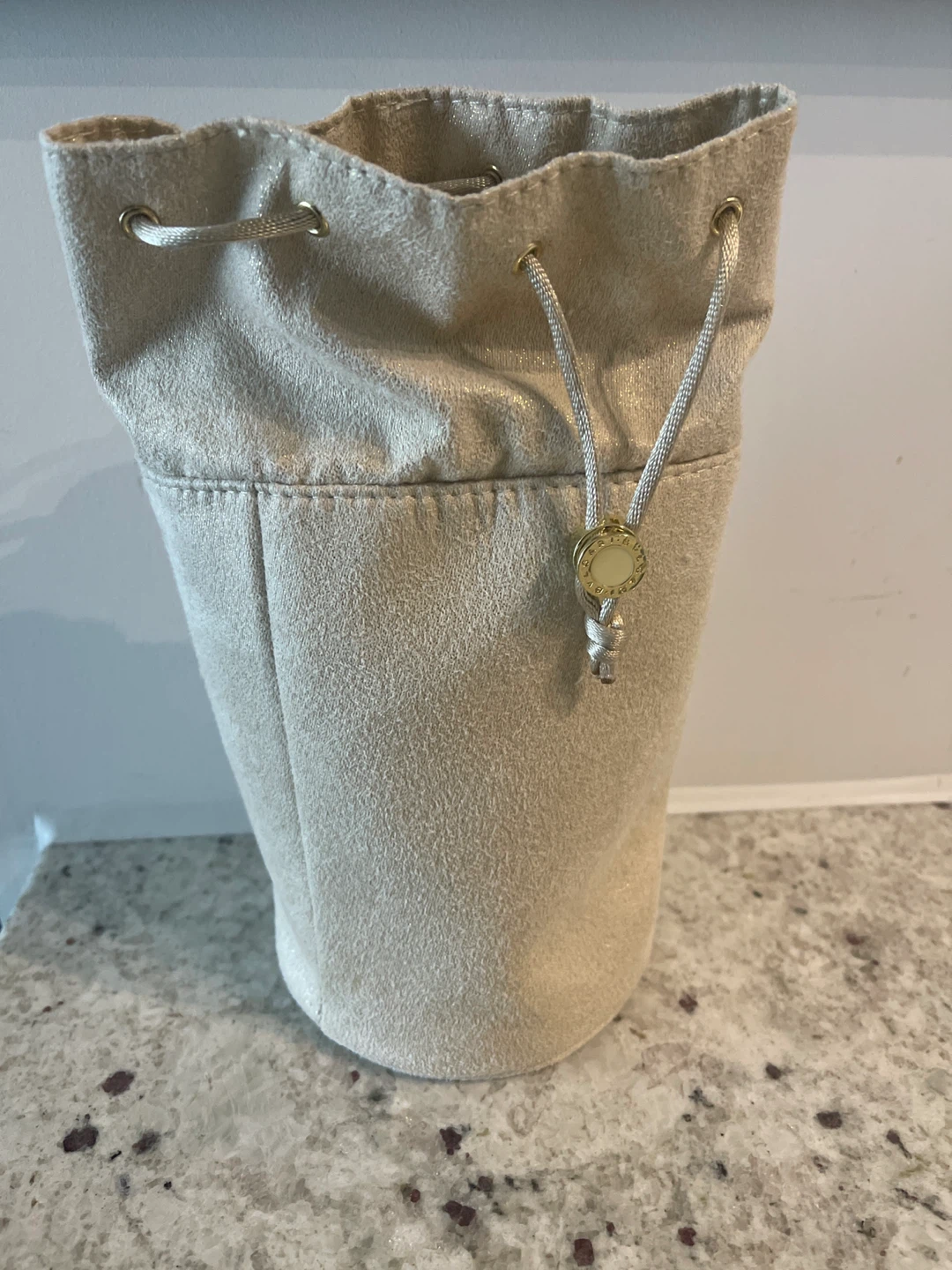 Bvlgaria and 2 other cosmetic bags - photo 5