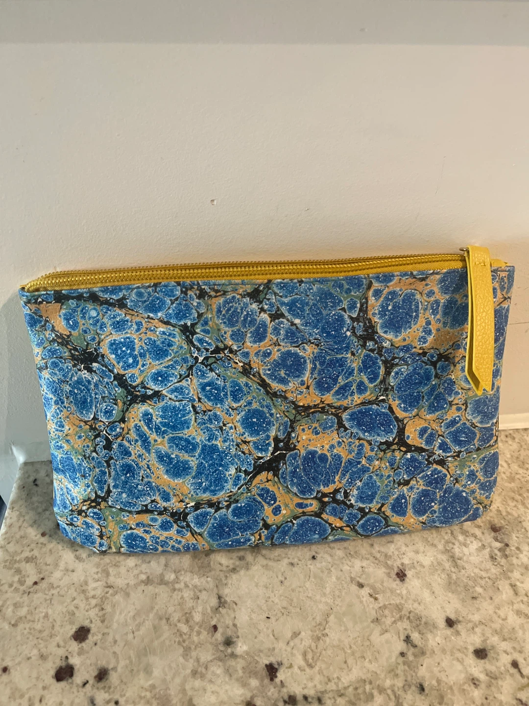 Bvlgaria and 2 other cosmetic bags - photo 4