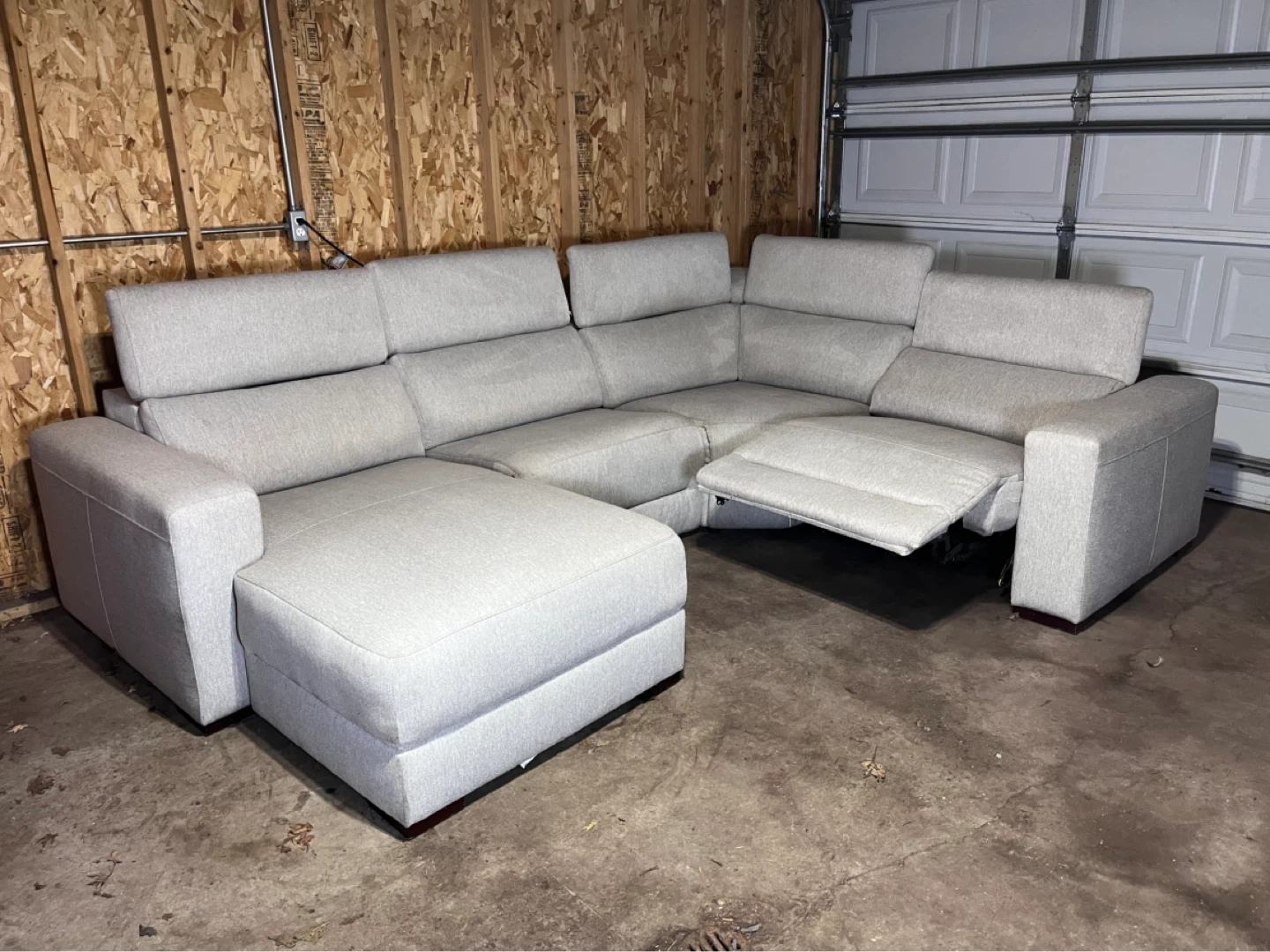 FREE DELIVERY- Light Gray Sectional w/ Recliner - photo 2