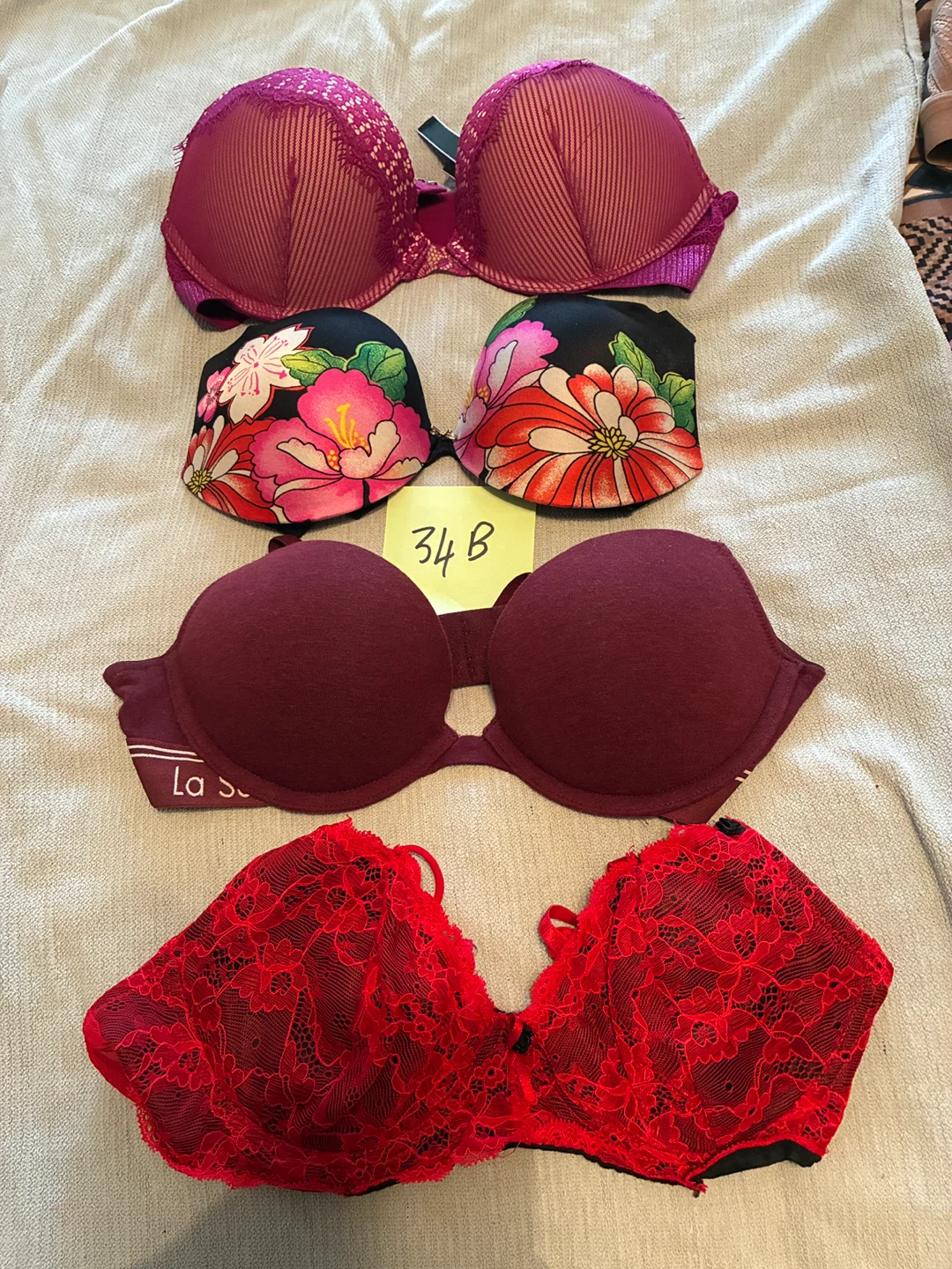 Brassiere’s 34B - photo 4