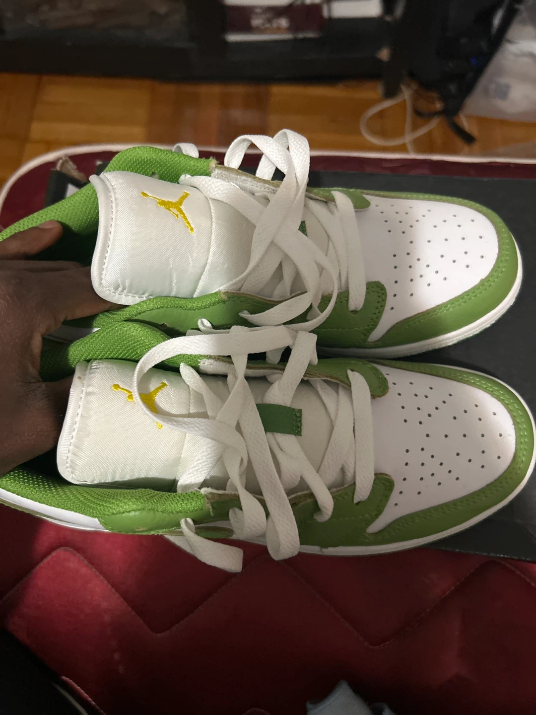 Nike Air Jordan 1 Low SE Green White Shoes US Size 6.5Y - photo 3