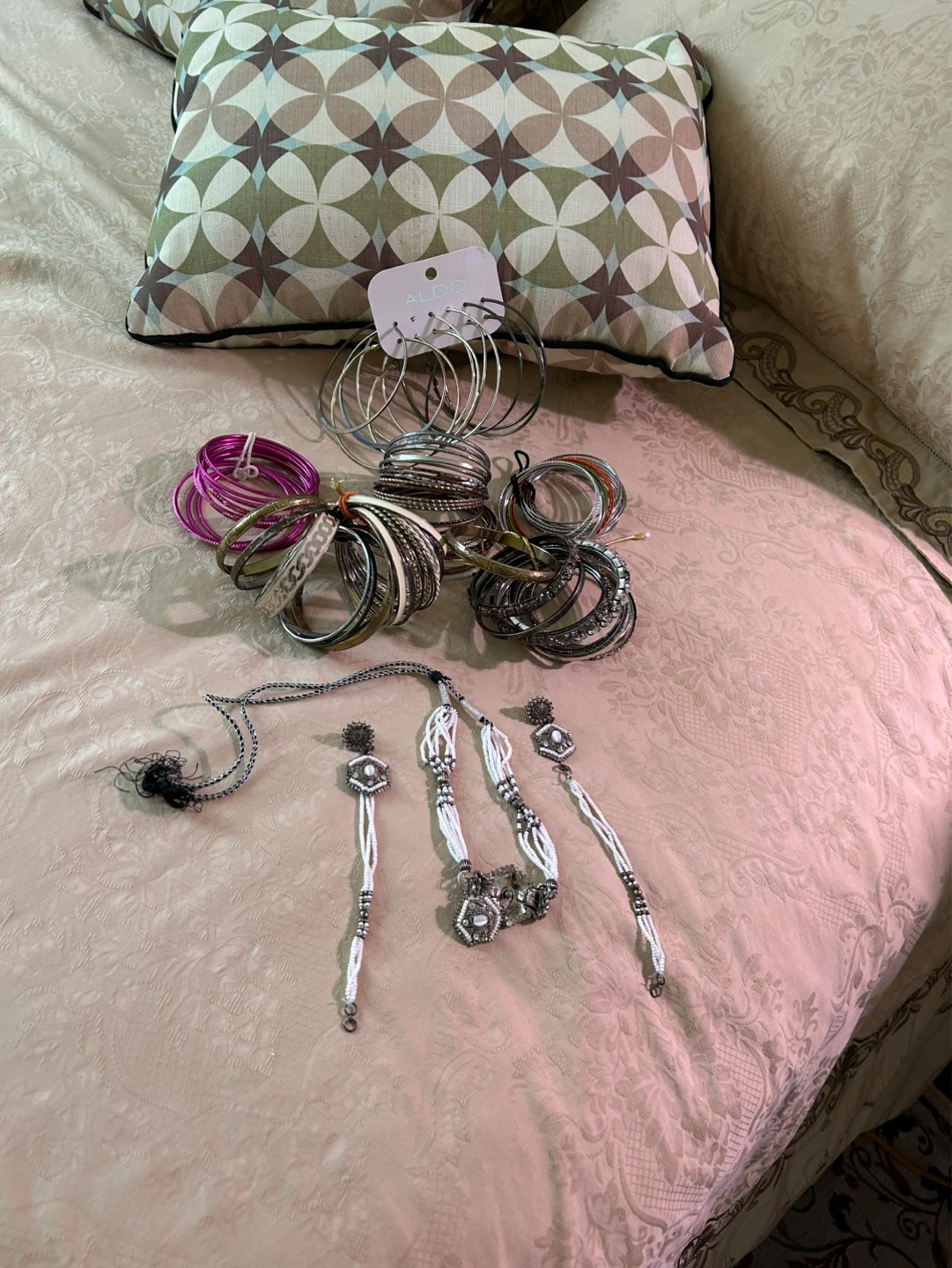 Assorted jewelry