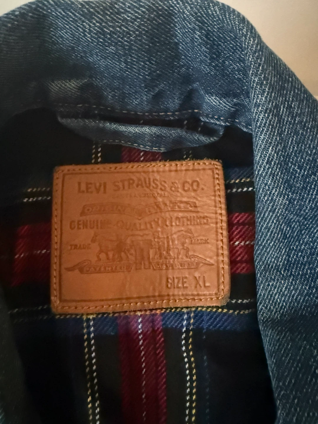 Levi's Denim Jacket with Plaid Lining - XL - photo 4
